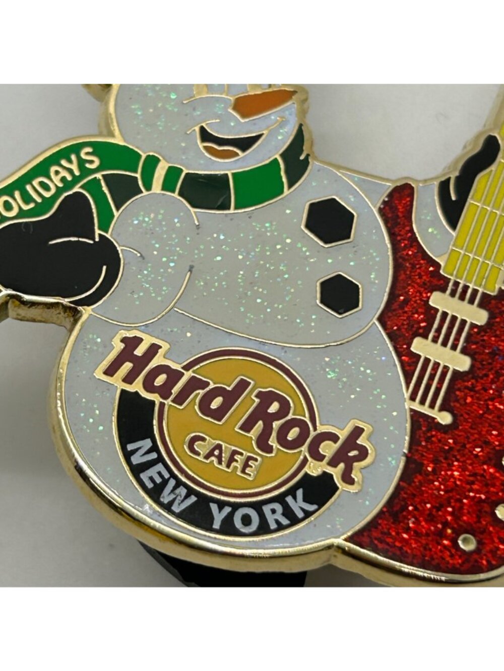 Hard Rock Cafe New York 2011 Happy Holiday Snowman Guitar Enamel Pin Collectible - Picture 4 of 14